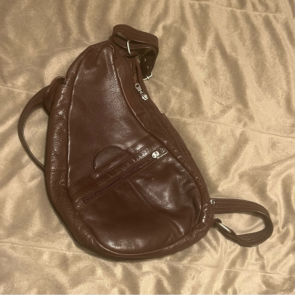 Vintage Paul and Taylor Brown Leather Kidney Shape Sling Crossbody Organizer Bag